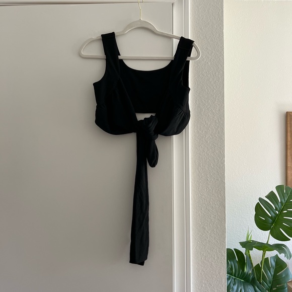 Set of 2! Cider Flirty Cropped Wrap Tie Black & White Stretchy Fabric Tank Tops - Picture 7 of 13